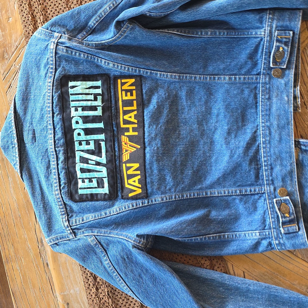 Vintage Lee Classic Denim Jacket! Rock N Roll Ladies Small Van Halen Led Zeppel